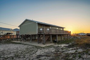 Exterior - Wrap Around Porch & Water View w/ 1 Min Walk to Beach (Dauphin Island)