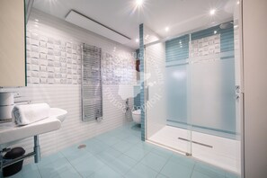 Shower, hair dryer, towels - CostaBlancaDreams - Villa Los Pinos in Calpe (Calpe)