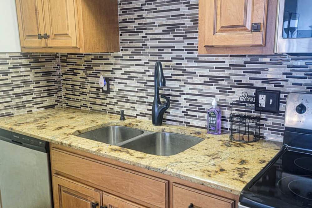 Urban Living - 2 Bed and 1 Bath