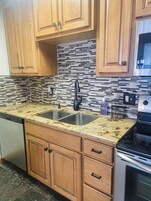 Condo, 2 Bedrooms | Private kitchen