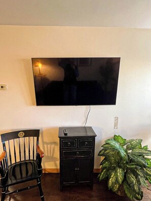 Condo, 2 Bedrooms | Interior - Urban Living - 2 Bed and 1 Bath (Minneapolis)