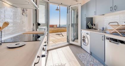 Home2Book El Camarote Seafront Retreat in Arinaga