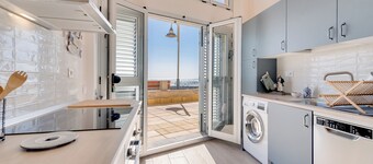 Home2Book El Camarote Seafront Retreat in Arinaga