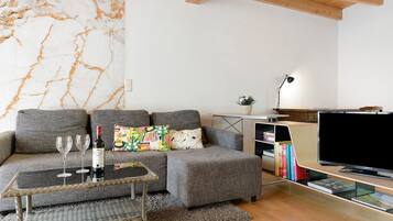 Fernseher, Kamin