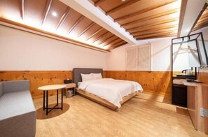 獨特設計、書桌、手提電腦工作空間、免費 Wi-Fi