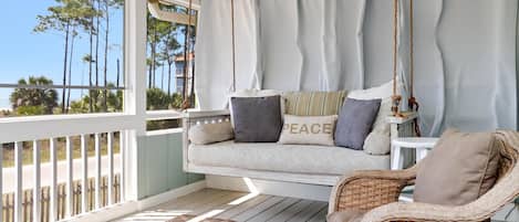 House, Multiple Beds (OM Shanti Seaside Cottage) | Living area