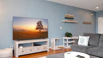Condo, nhiều giường (Club at Cape San Blas 1D) | Khu phòng khách
