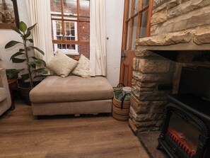 Living area - Bishop's Cottage (Whitby)