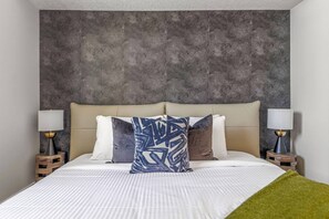 2 slaapkamers, een strijkplank/strijkijzer, gratis wifi, beddengoed