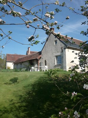 Exterior - Gîte Le Chêne Vert in the Heart of the Loire Valley Castles (Monthou-sur-Bièvre)