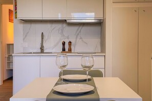 Dining - Comfort, Style and Connectivity Included (Civitanova Marche)