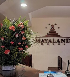 Lobby - HOTEL Y RESTAURANTE MAYALAND (Quetzaltenango, Quetzaltenango)