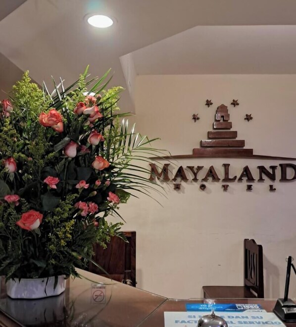 Lobby - HOTEL Y RESTAURANTE MAYALAND (Quetzaltenango, Quetzaltenango)