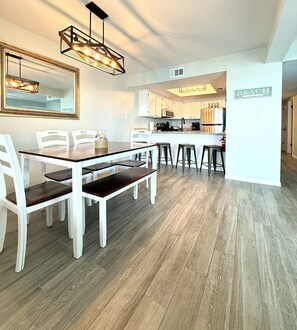 Dining - MAY DEALS! Lagoon Front Living Steps to Beach (Gulf Shores)