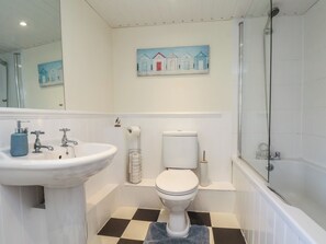 Shower - Puffin's Nest (Bridlington)