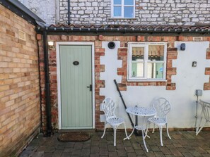 Outdoor dining - Seashell Cottage (Bridlington)