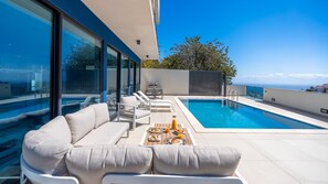 Pool - Villa Aletheia by LovelyStay (Funchal)