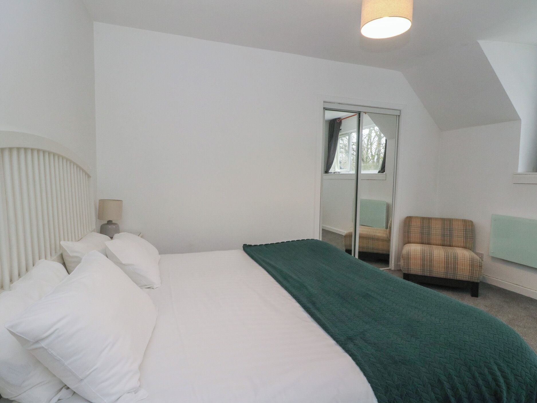 2 bedrooms, individually decorated, individually furnished, free WiFi