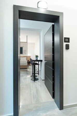 Room - Tower 15 | Family Studio 01 (Thessaloniki)