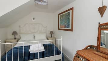 2 bedrooms, individually decorated, individually furnished, free WiFi