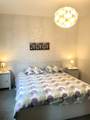 1 chambre, fer et planche à repasser, Wi-Fi, draps fournis