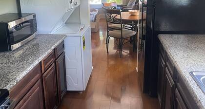Cozy 1-bedroom apartment in lovely Bonifay with AC 40 miles from beaches