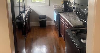 Cozy 1-bedroom apartment in lovely Bonifay with AC 40 miles from beaches