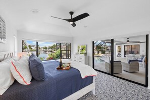 House, Multiple Beds (Coastal waterfront home with pool spa) - Coastal Waterfront Home With Pool spa and Dock (Marco Island)
