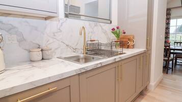 Dishwasher, cookware/dishes/utensils