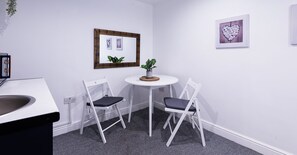 Dining - Guestz The Wellington (Blackpool)