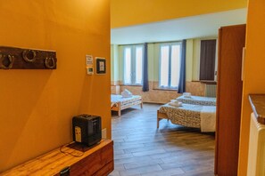1 bedroom, desk, WiFi, bed sheets