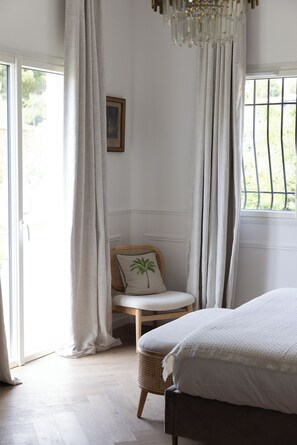 6 Schlafzimmer, Zimmersafe, Bügeleisen/Bügelbrett, kostenloses WLAN