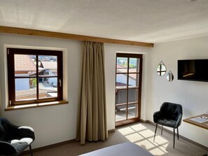 Dobbeltrom, balkong, hageutsikt | Oppholdsområde