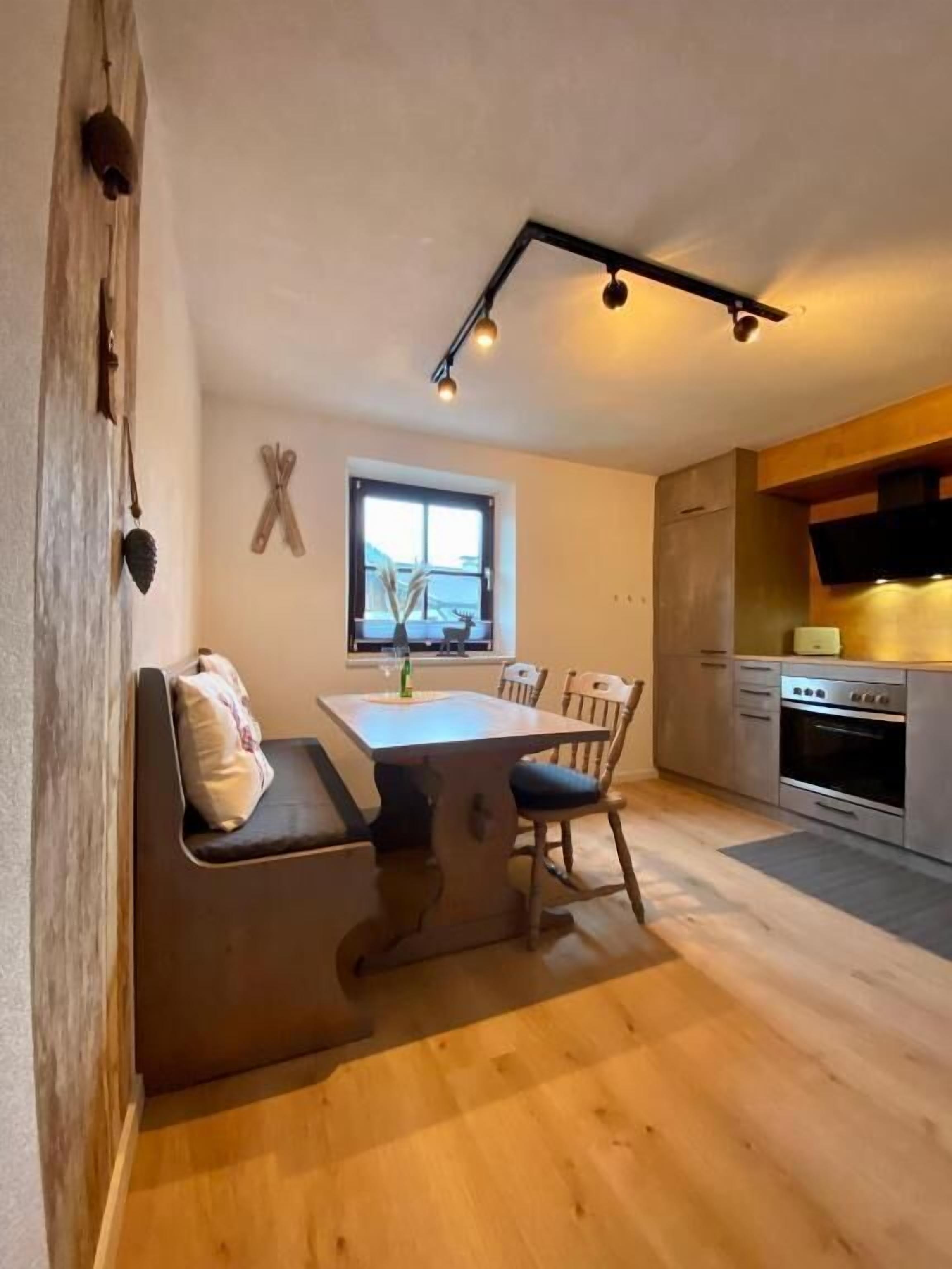 Deluxe Apartment, Balcony, Mountain View | Interior