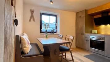 Deluxe Apartment, Balcony, Mountain View | Interior