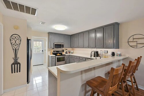 Central & Fresh - Across from Wolf Pen Park