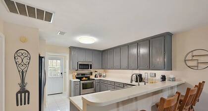 Central & Fresh - Across from Wolf Pen Park