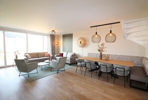 House | Living room - Luxury Waterfront Villa (Leons)