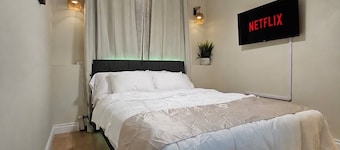 Luxe Boutique Home • Mtn Views • Sleeps 6-8