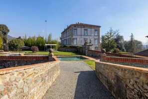 Property grounds - Exclusive Villa with two Pools and private garden (Capannori)