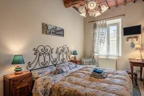 1 quarto, ferros/tábuas de passar roupa, Wi-Fi, roupa de cama