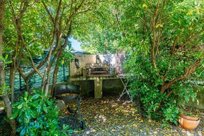 Terrace/patio - Holiday Home 'Appartamento Paola, 2km from Lucca Walls' with Wi-Fi (Lucca)