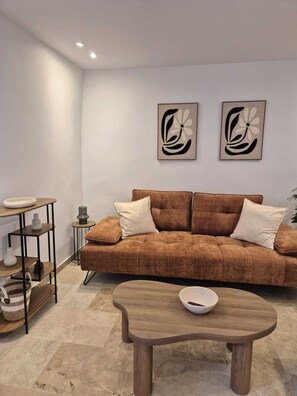 Living area - 3-bedroom apartment Hyper Cannes (Cannes)