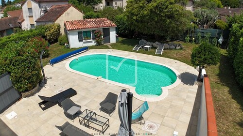 Family Villa with Private Pool in Dordogne - Walk to Town, Near Sarlat &Padirac