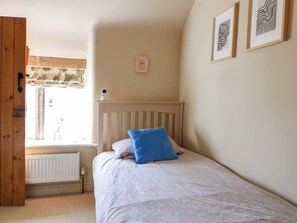 Room - 2 Knoll Mount (Matlock)