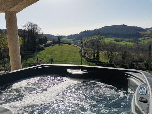 Bain à remous extérieur