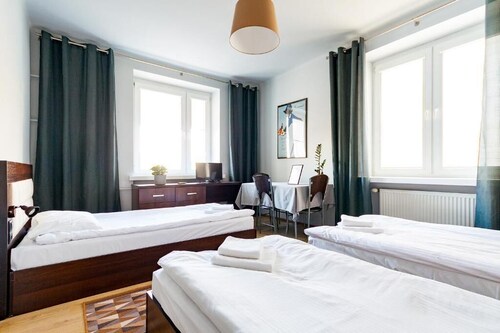 Avion Hotel