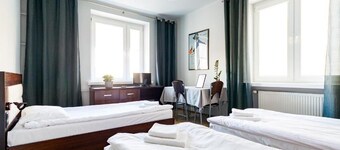 Avion Hotel