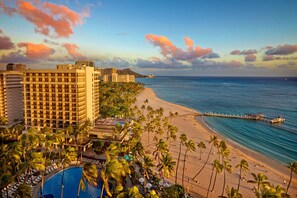 Beach -  Hilton Hawaiian Village Experience Paradise in a 2BR Villa - Sleeps 6! (Honolulu)