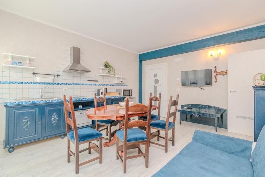 Apartment, City View | Interior